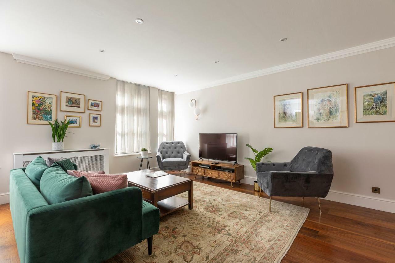 Ferienwohnung Joivy Beautiful 2 Bed Apt In The Heart Of Mayfair, Close To Tube London Exterior foto