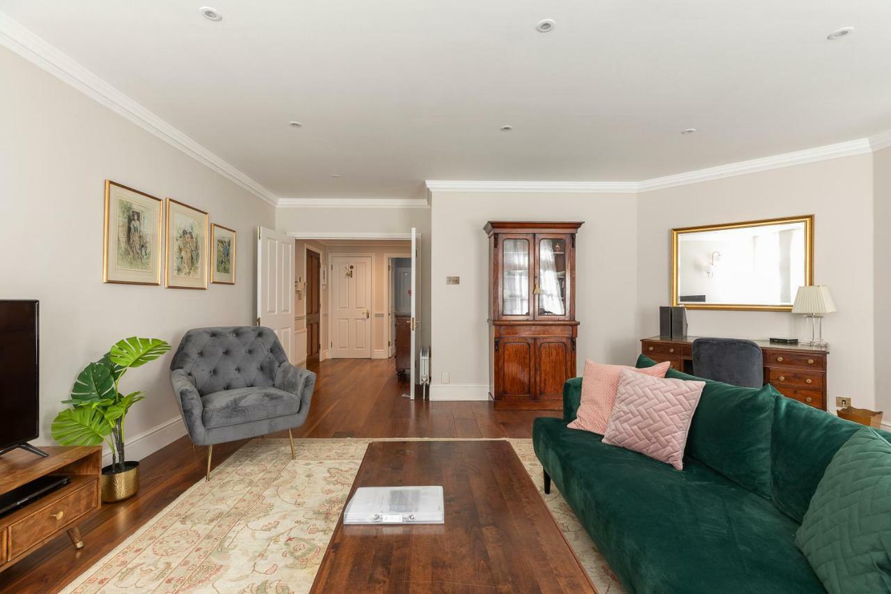 Ferienwohnung Joivy Beautiful 2 Bed Apt In The Heart Of Mayfair, Close To Tube London Exterior foto