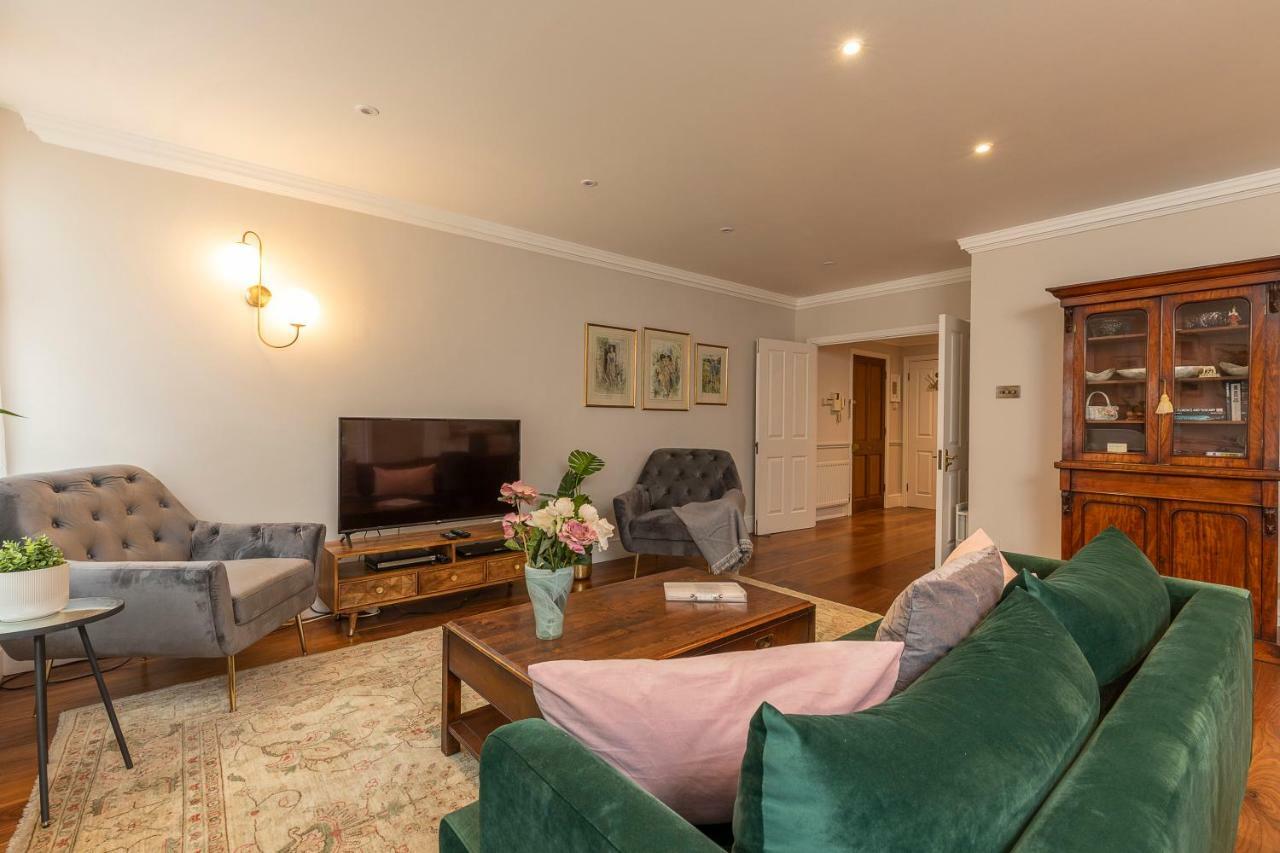 Ferienwohnung Joivy Beautiful 2 Bed Apt In The Heart Of Mayfair, Close To Tube London Exterior foto